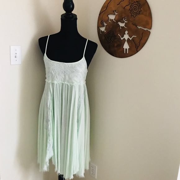 Free People Flowy Tunic/Dress with Floral Embroidery Raw Frayed Hem Size S - Picture 1 of 8